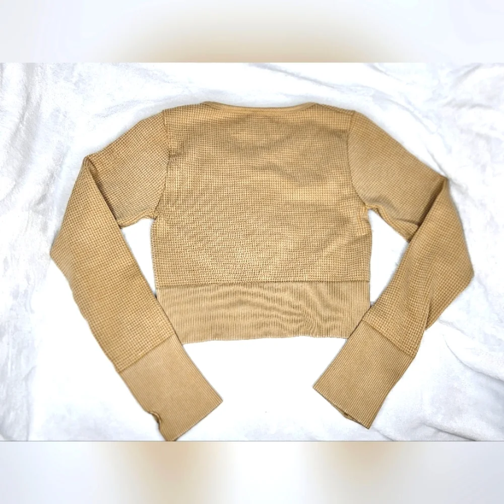 Juniors Long Sleeved Cropped Thermal Top